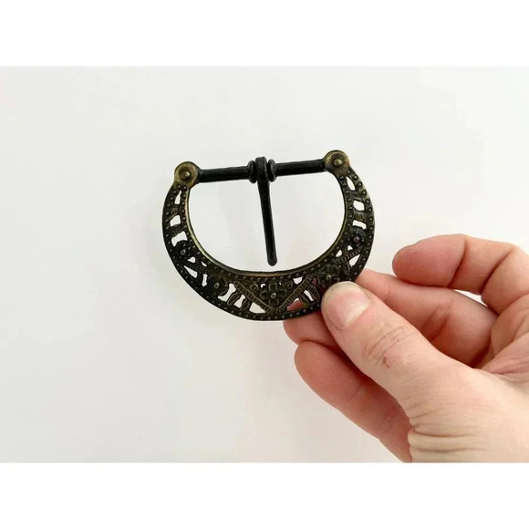 Dark Rich Bronze Vintage Southwest Style Curved Edge Cutout Ornate Belt Buckle - Picture 8 of 10